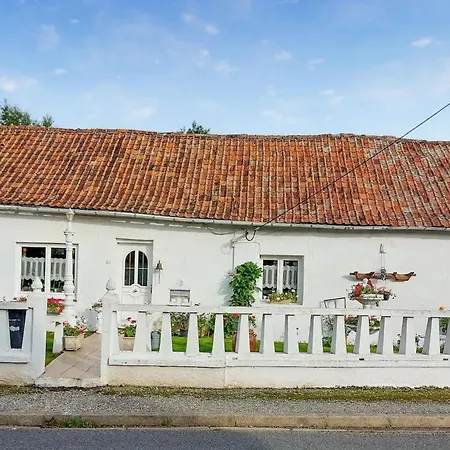 Holiday home Maison Familiale Accueillante A Longvilliers Avec Grand Jardin